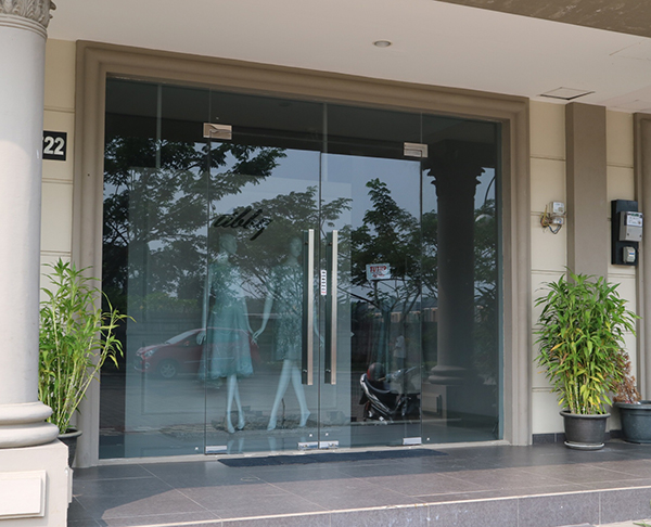 Mẫu cửa kính cường lực đẹp